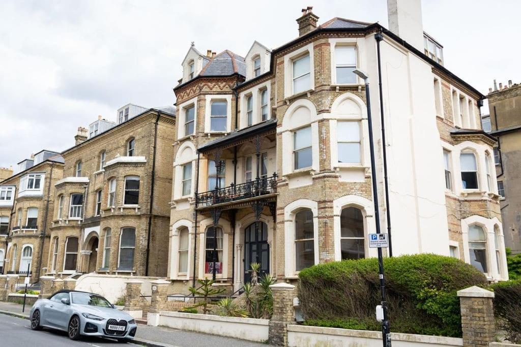 Stylish Mansion - Seaviews - Free Parking Appartement